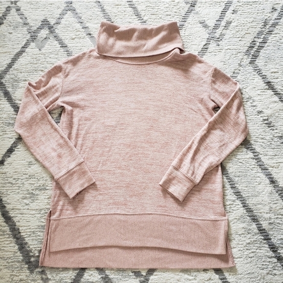🆕️3/$30🍂Gap Turtleneck Sweater - Picture 2 of 7